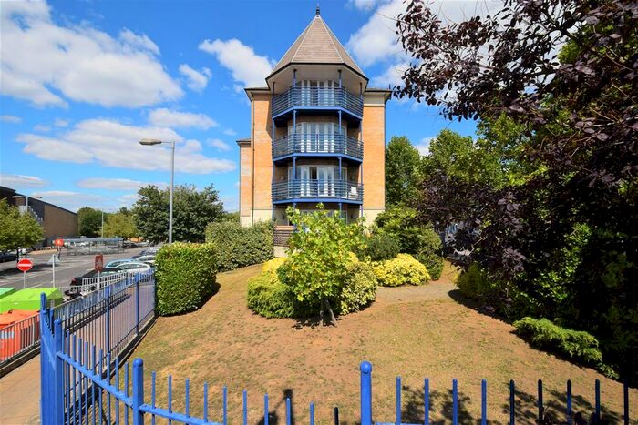 1 Bedroom Flat To Rent In Richmond Road, Kingston Upon Thames, KT2