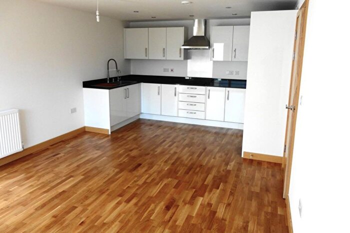 2 Bedroom Flat To Rent In Creek Mill Way, Dartford, Kent, DA1