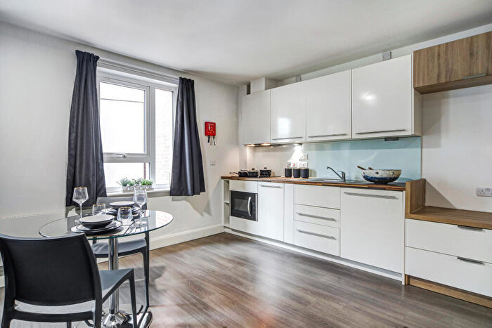 Studio To Rent In St. Johns Road, Leeds, West Yorkshire, LS3