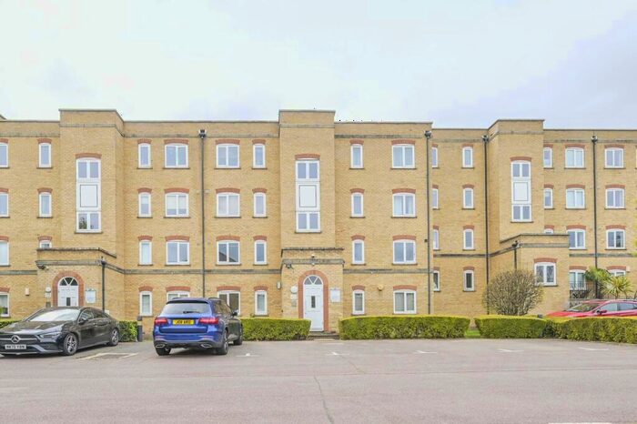 2 Bedroom Flat To Rent In Ferguson Close, Isle Of Dogs, London, E14