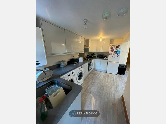 5 Bedroom Terraced House To Rent In De Beauvoir Road, Reading, RG1