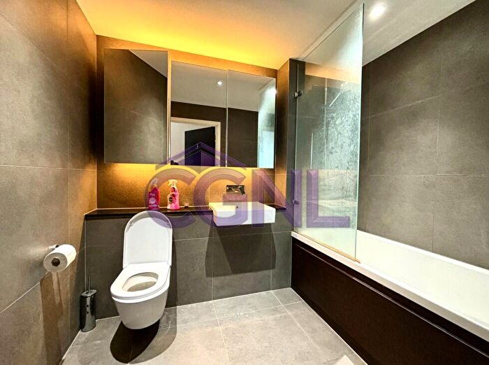 1 Bedroom Flat To Rent In Skyline Apartments, Devan Grove, London, N4