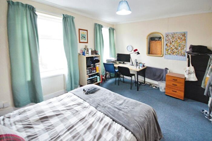 3 Bedroom Terraced House To Rent In Russell Street, CF24