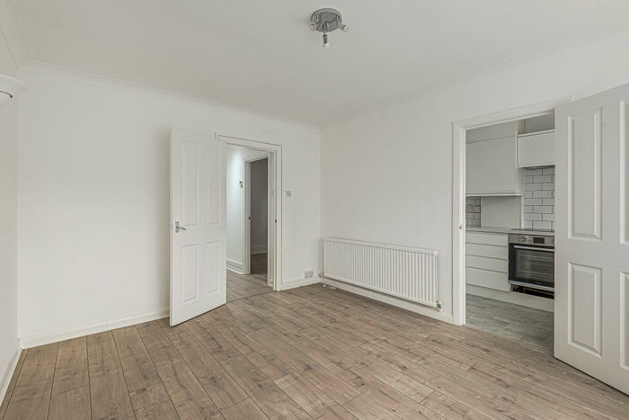 1 Bedroom Flat To Rent In Bromley Road, Beckenham, BR3