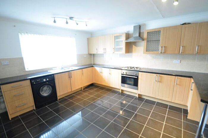 3 Bedroom Flat To Rent In St. Lukes Road, Pontnewynydd, NP4