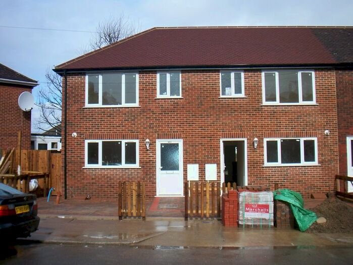 2 Bedroom Terraced House To Rent In Amersham Avenue, London N18