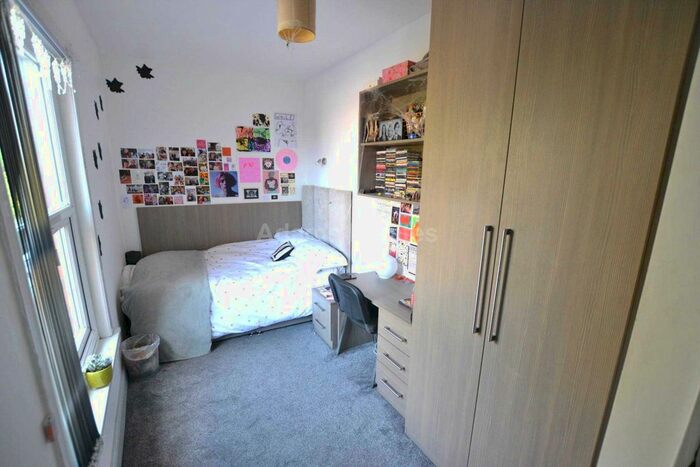 9 Bedroom Terraced House To Rent In Christchurch Road, Reading, RG2