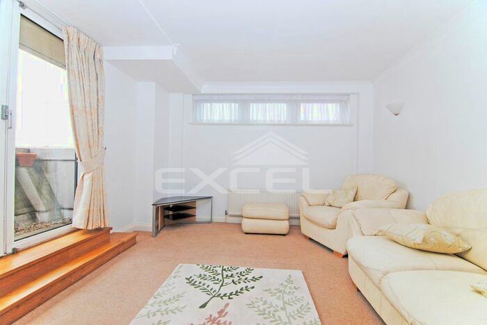 1 Bedroom Flat To Rent In Blazer Court, A St Johns Wood Road, St Johns Wood, NW8