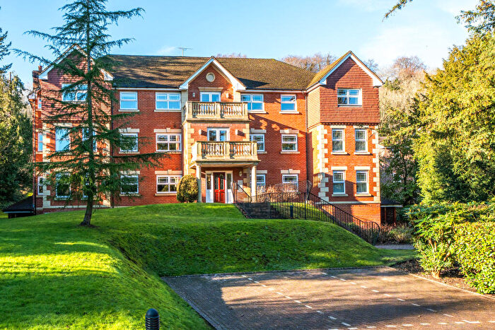 2 Bedroom Flat For Sale In Harestone Valley Road, Caterham, CR3