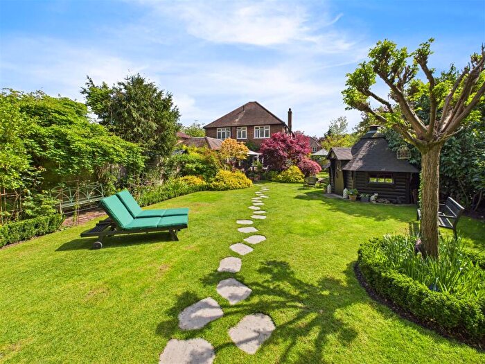 5 Bedroom Detached House For Sale In Woodside Avenue, Hersham, Walton-On-Thames, KT12