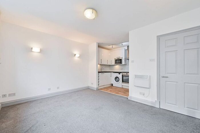2 Bedroom Flat To Rent In Chitty Street, Fitzrovia, London, W1T