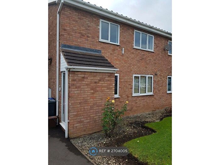 2 Bedroom Maisonette To Rent In Warren Close, West Midlands, DY4