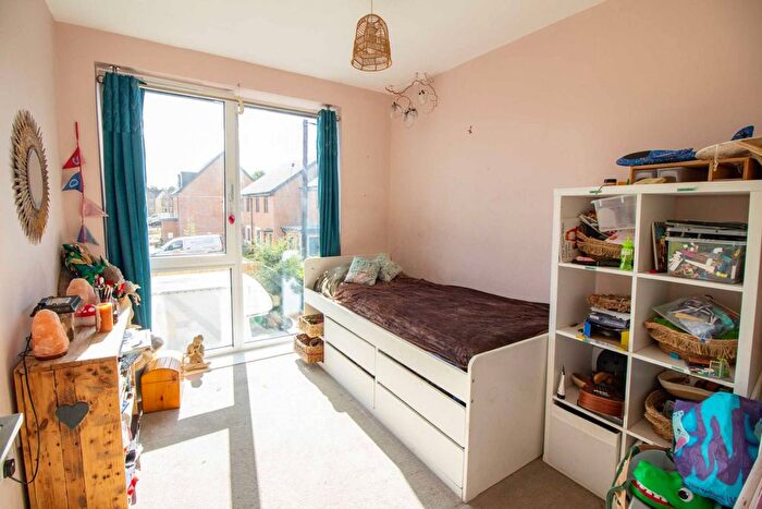 2 Bedroom Flat For Sale In Caxton Road, Frome, BA11