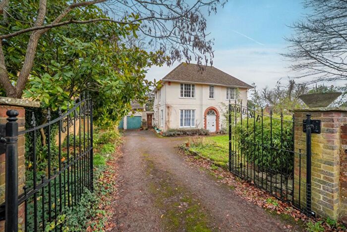 5 Bedroom Detached House For Sale In Croye Close, Andover, SP10