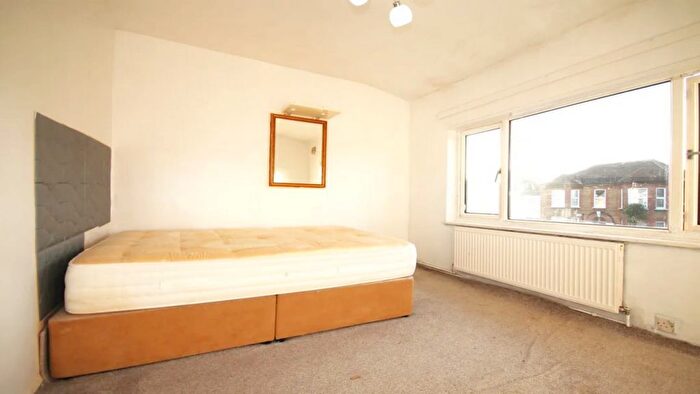 1 Bedroom Flat To Rent In Broomhill Road, Goodmayes, Ilford, IG3