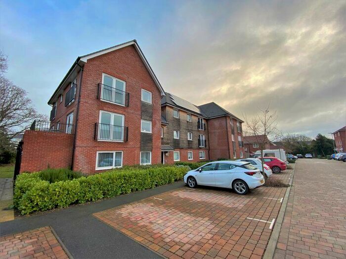 2 Bedroom Apartment To Rent In Cabot Close, Southampton, SO31