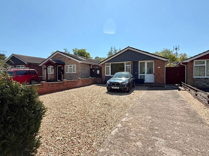 3 Bedroom Detached Bungalow For Sale In Fulmar Drive, Hythe, SO45