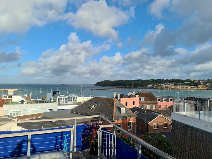 3 Bedroom House To Rent In Market Hill, Cowes, PO31