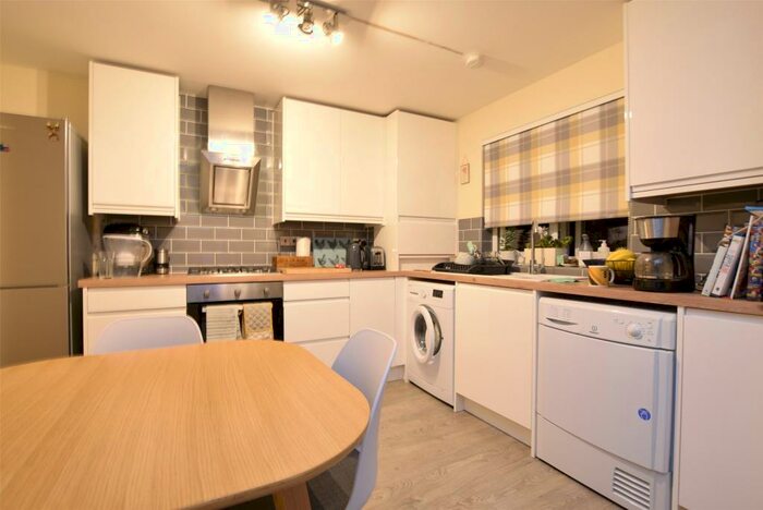 2 Bedroom Apartment To Rent In Marina Way, Abingdon, OX14