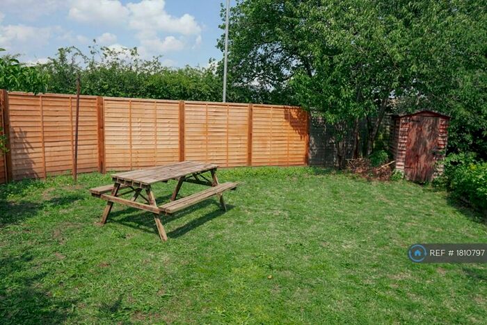 1 Bedroom Maisonette To Rent In Paget Close, Cambridge, CB2