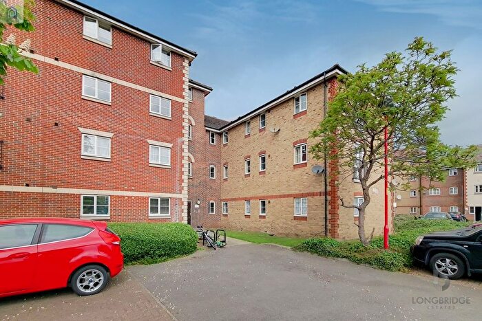 2 Bedroom Flat To Rent In Liberty Court, Stern Close, IG11