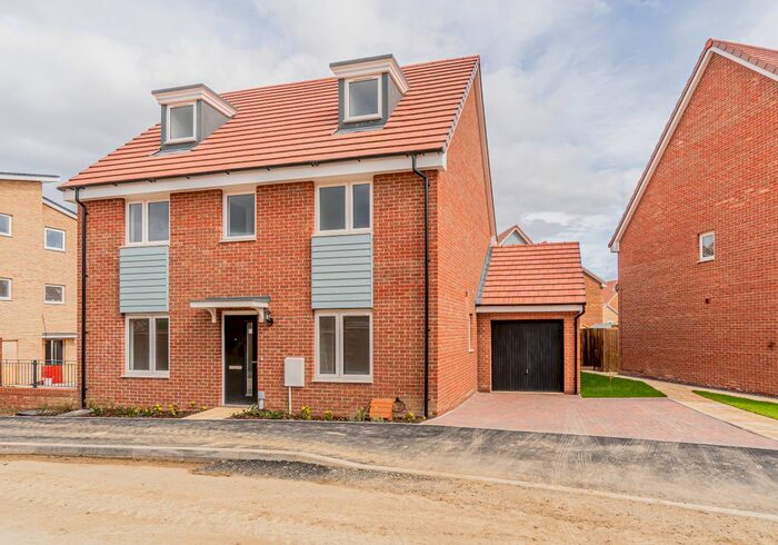 5 Bedroom Detached House To Rent In Cheviot Crescent, Whitehouse, Milton Keynes, Buckinghamshire, MK8