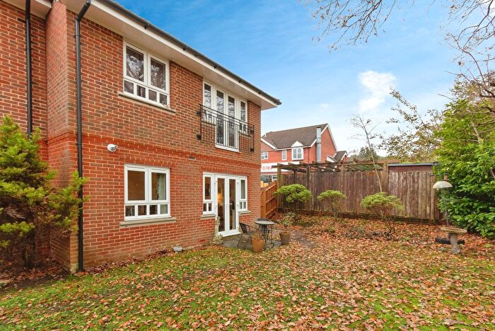 1 Bedroom Maisonette For Sale In Balmoral Drive, Camberley, Surrey, GU16