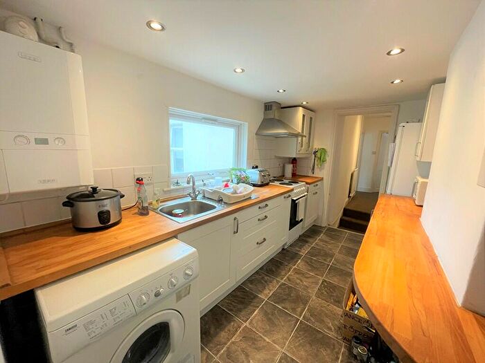 2 Bedroom Apartment To Rent In Homefield Road, EX1