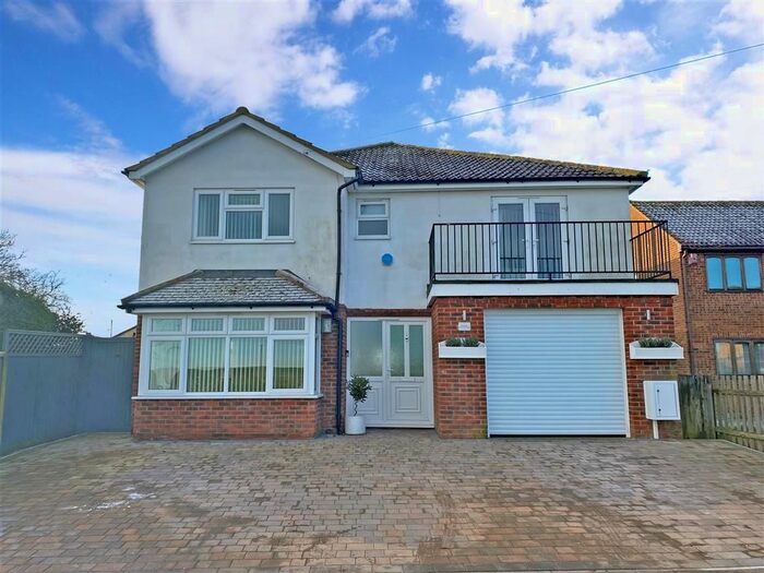 4 Bedroom Detached House For Sale In Burrows Lane, Middle Stoke, Rochester, Kent, ME3