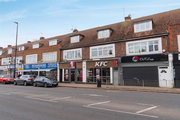 3 Bedroom Flat To Rent In Rochester Parade, High Street, Feltham, TW13