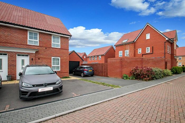 3 Bedroom End Of Terrace House For Sale In Wagtail Way, Thrapston, NN14