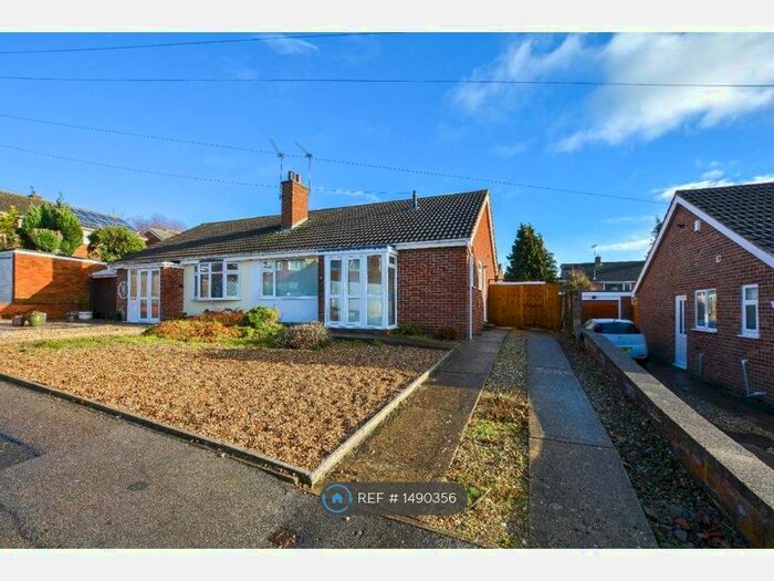 2 Bedroom Bungalow To Rent In Dart Close, Oadby, Leicester, LE2