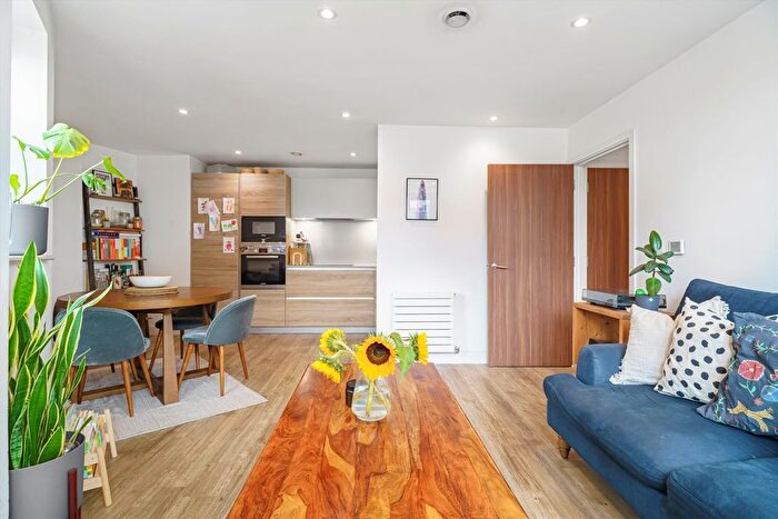 2 Bedroom Flat For Sale In Tooting High Street, Tooting, SW17