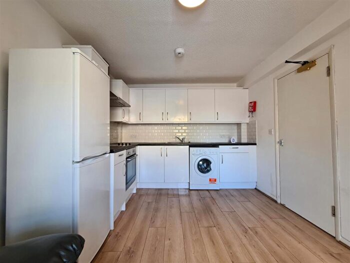 5 Bedroom House To Rent In Rooms Available At Newmarket Road, Cambridge, CB5