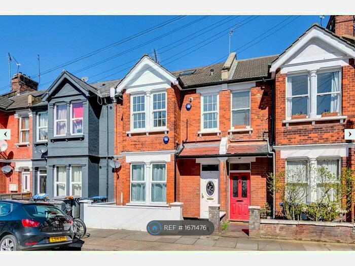 2 Bedroom Flat To Rent In Cornwall Gardens, London, NW10