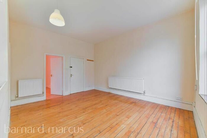 1 Bedroom Flat To Rent In Regents Park Road, London, N3