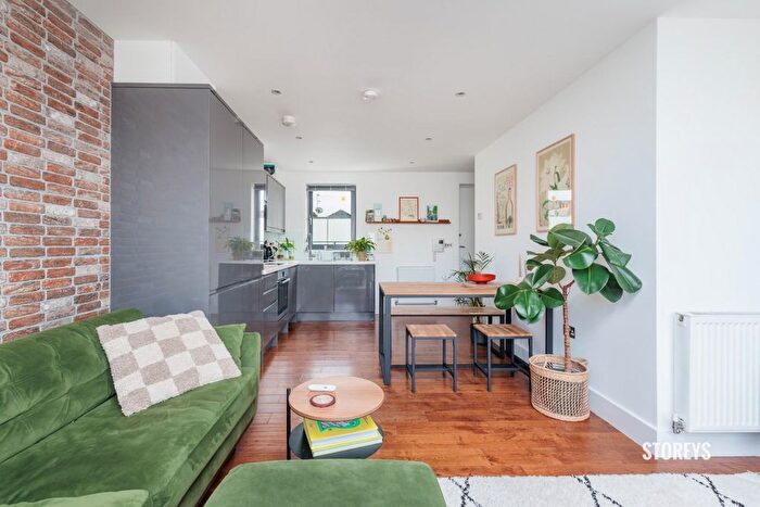 2 Bedroom Flat To Rent In Vyner Street, Bethnal Green, London, E2