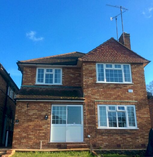 2 Bedroom Maisonette To Rent In Kelvedon Close, Kingston Upon Thames, KT2