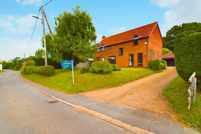 4 Bedroom Detached House For Sale In Main Street, Horkstow, North Lincolnshire, DN18