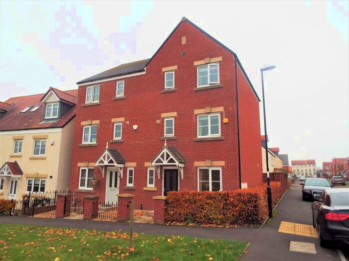 4 Bedroom Town House To Rent In Barnwell View, New Herrington, Houghton Le Spring, DH4