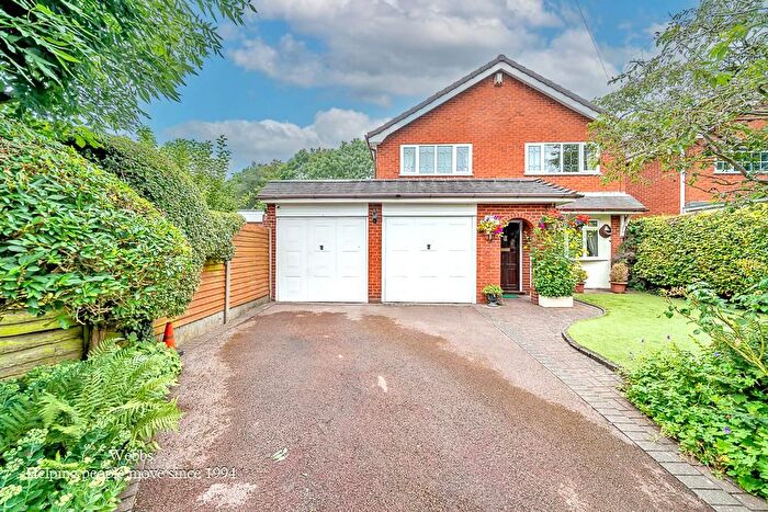 4 Bedroom Detached House For Sale In Long Lane, Walsall, WS6