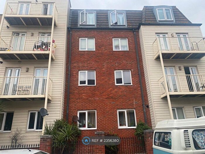 2 Bedroom Flat To Rent In Martony Court, Margate, CT9
