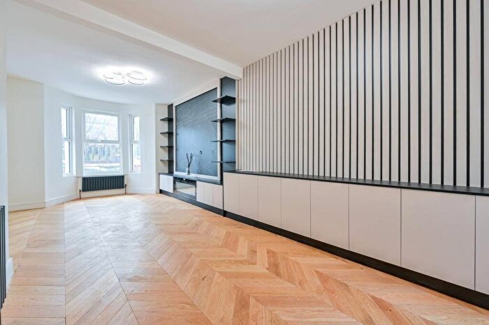 5 Bedroom Terraced House For Sale In Browning Street, Elephant And Castle, London, SE17