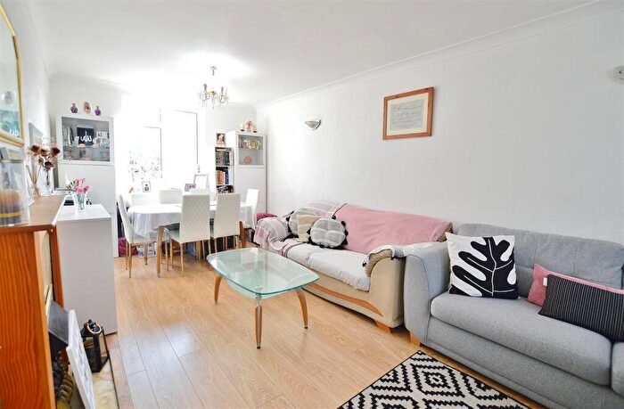 2 Bedroom Terraced House For Sale In Gascons Grove, Slough, SL2