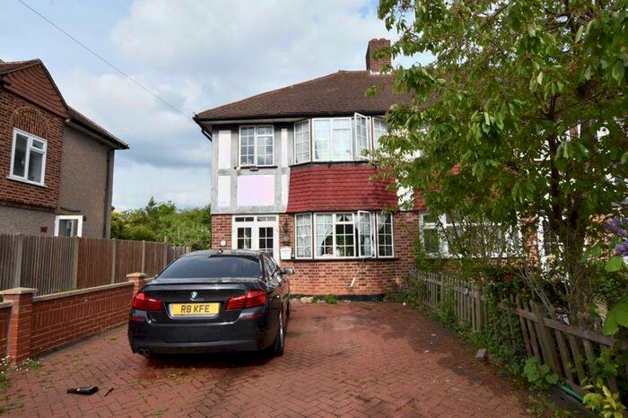 3 Bedroom Semi-Detached House To Rent In Chatsworth Gardens, New Malden, KT3