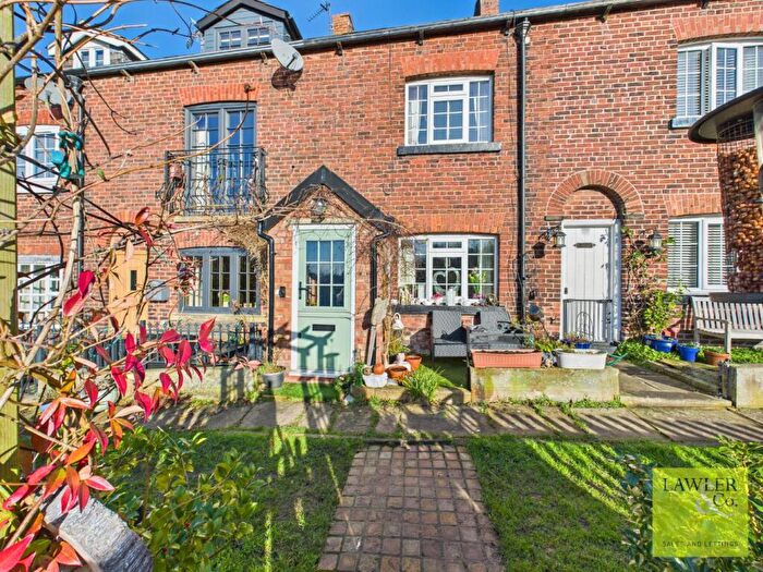 2 Bedroom Terraced House For Sale In Daisy Bank, Hyde, Greater Manchester, SK14