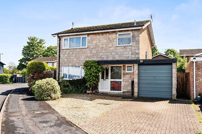 3 Bedroom Detached House For Sale In Marigold Close, Basingstoke, RG22
