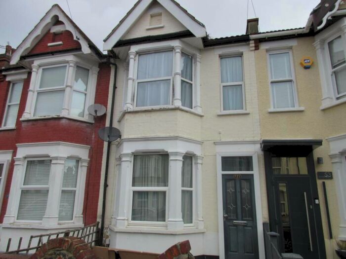 2 Bedroom Terraced House To Rent In South Avenue, Southend On Sea, SS2