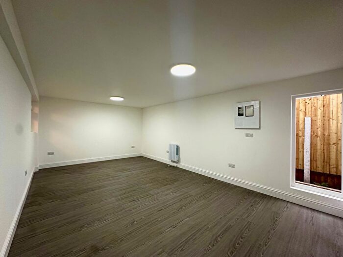1 Bedroom Studio To Rent In Tamworth Lane, Mitcham, CR4