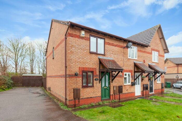 2 Bedroom End Of Terrace House To Rent In Sallow Close, Bicester, OX26